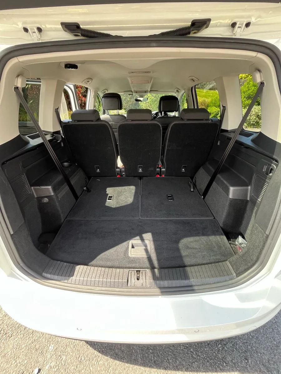 Volkswagen Touran - Image 2