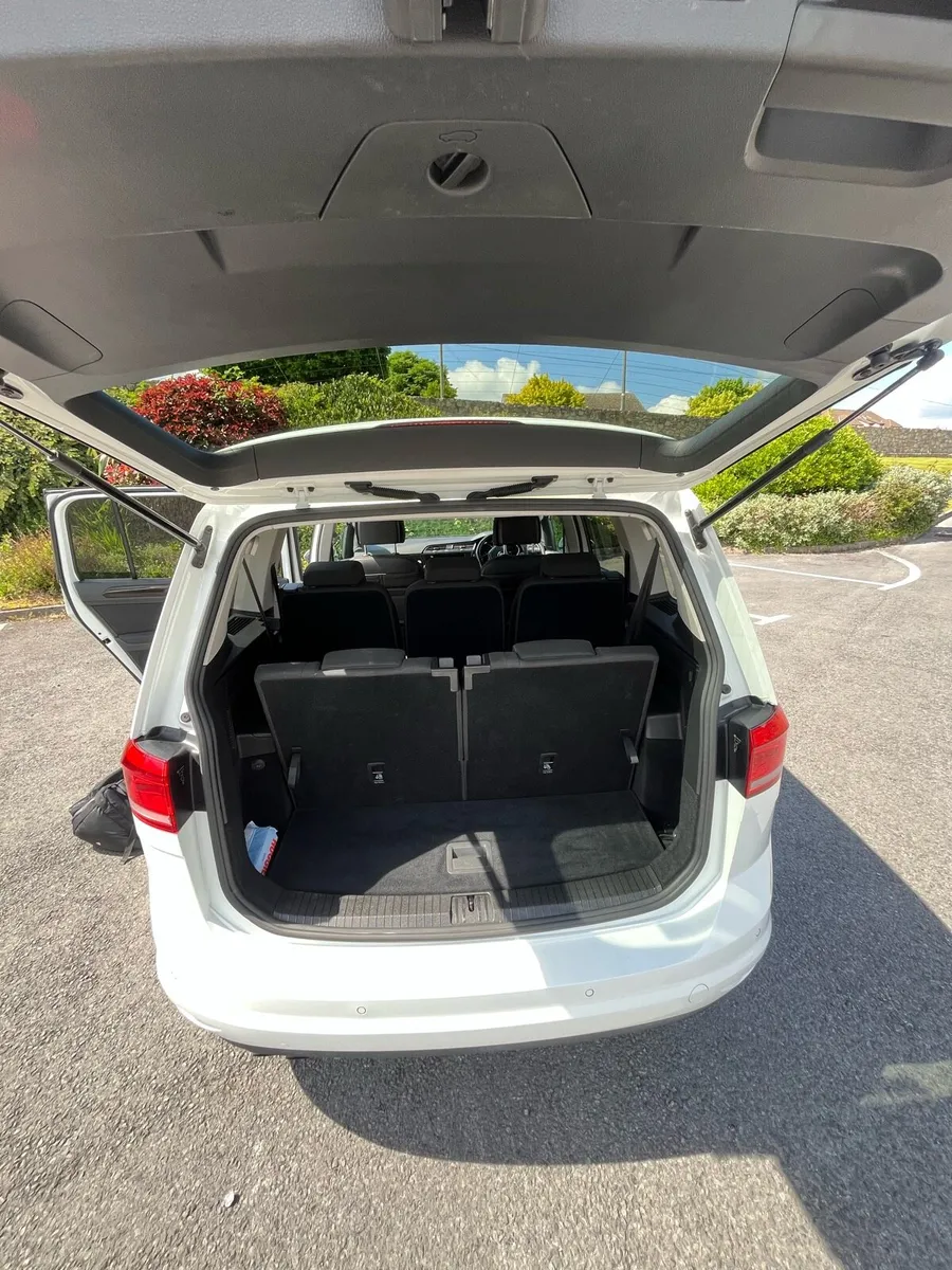 Volkswagen Touran - Image 3