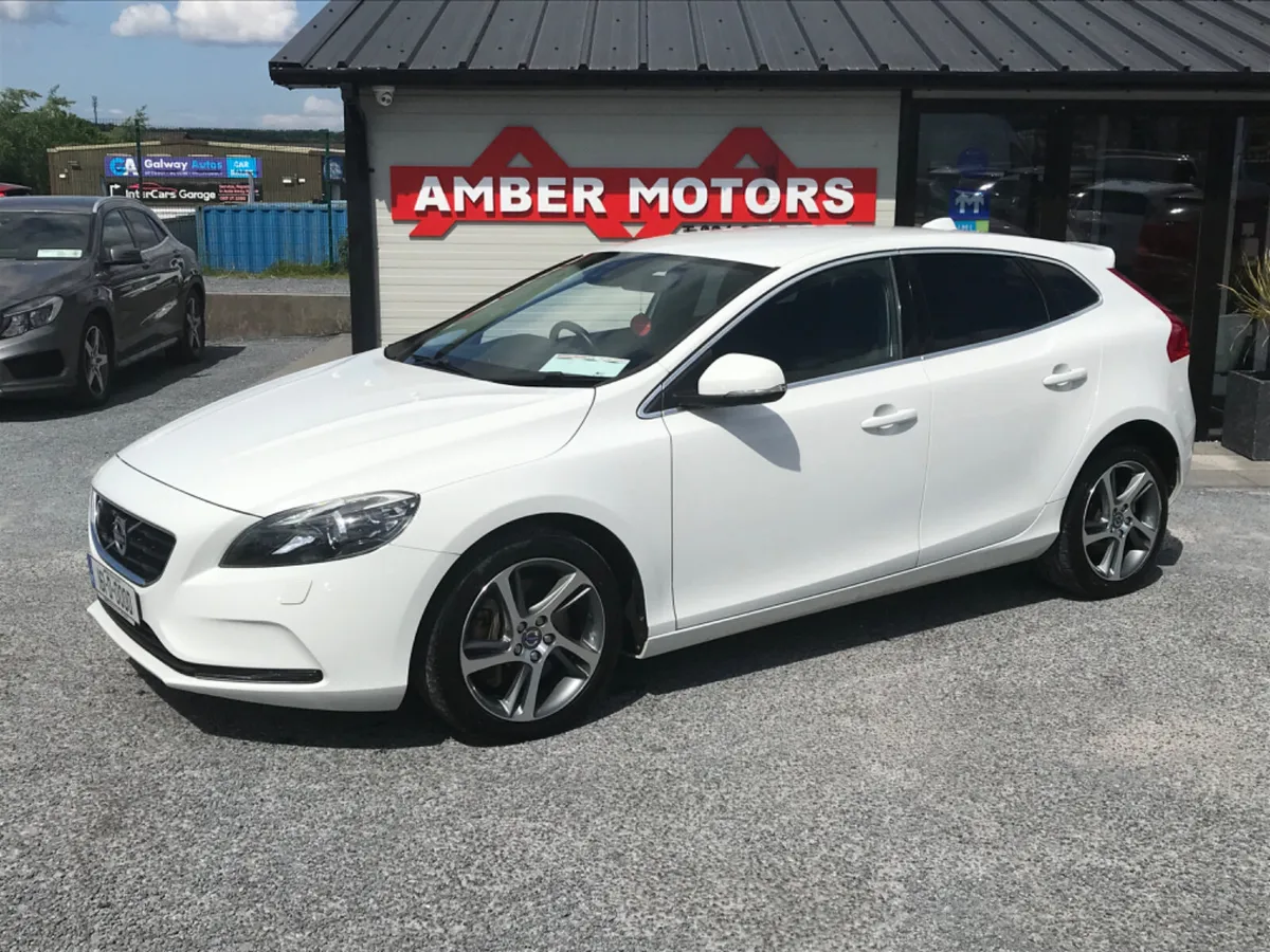 2016 VOLVO V40 AUTOMATIC - Image 1
