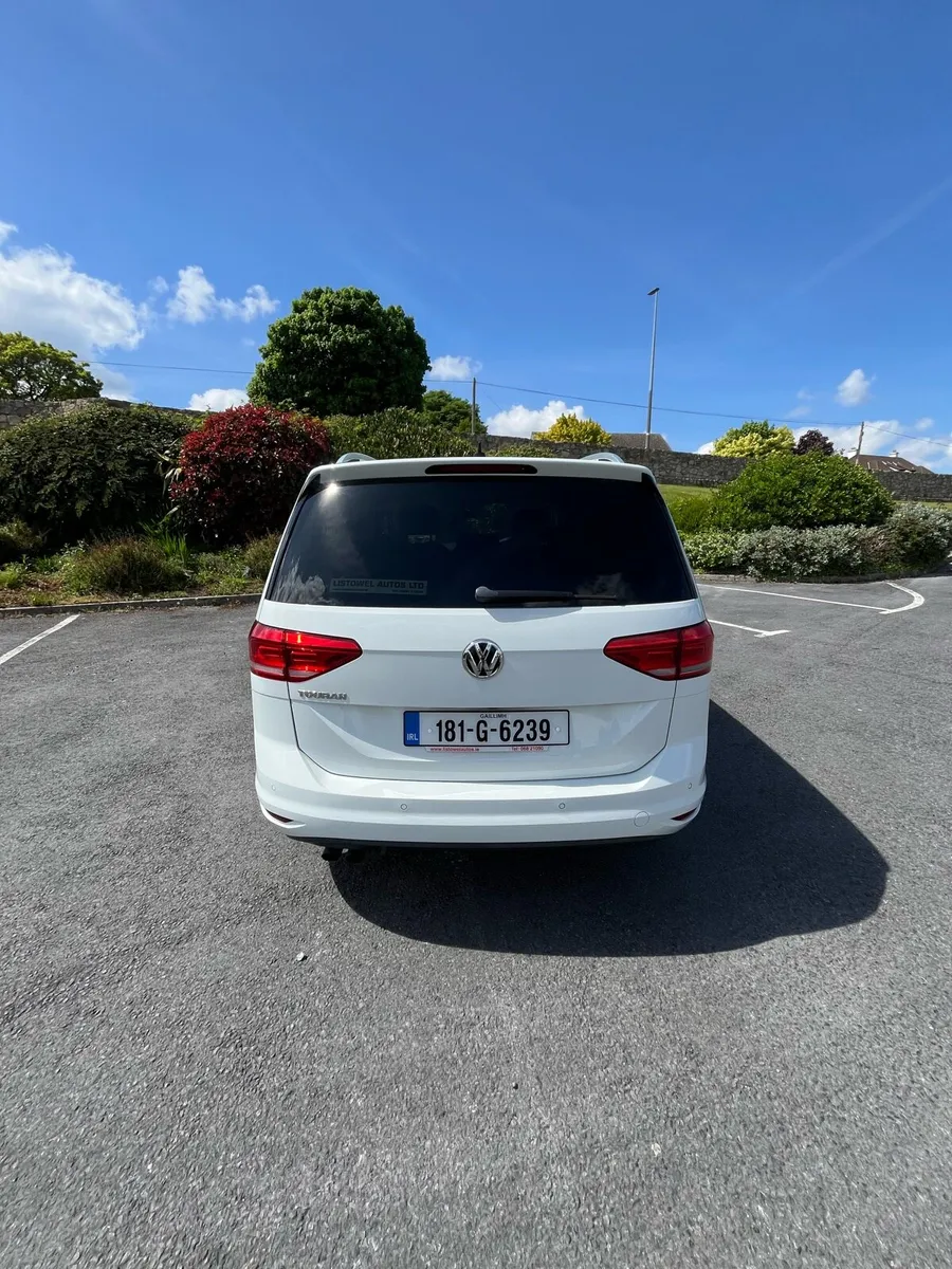 Volkswagen Touran - Image 1