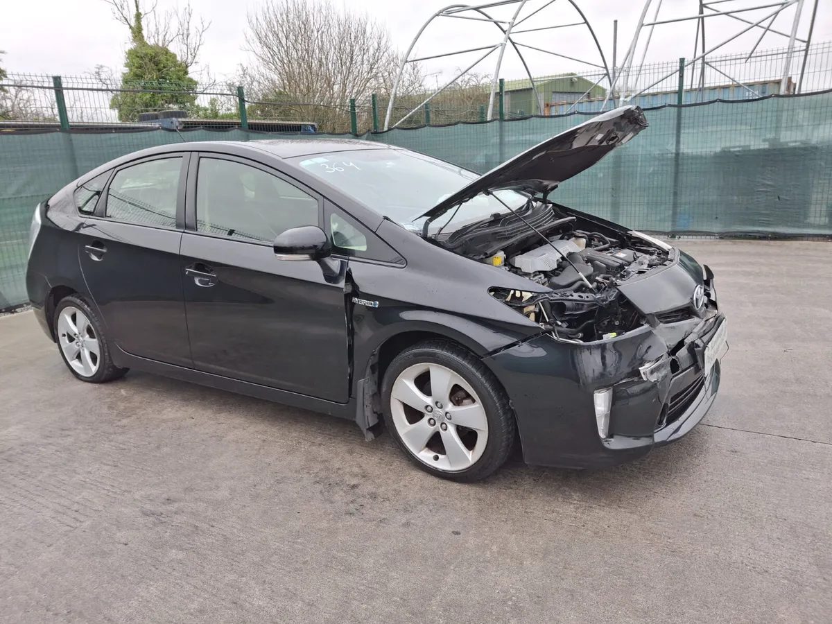 2014 Toyota Prius Hybrid 1.8L Automatic - Image 3