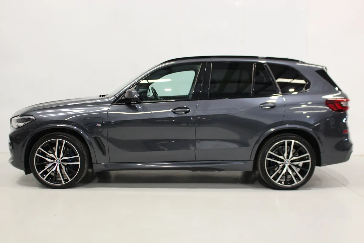 BMW X5 2021 45 E MSPORT Bowers & Wilkins Sound - Image 4