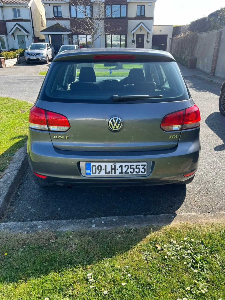 2009 Volkswagen Golf - Image 3