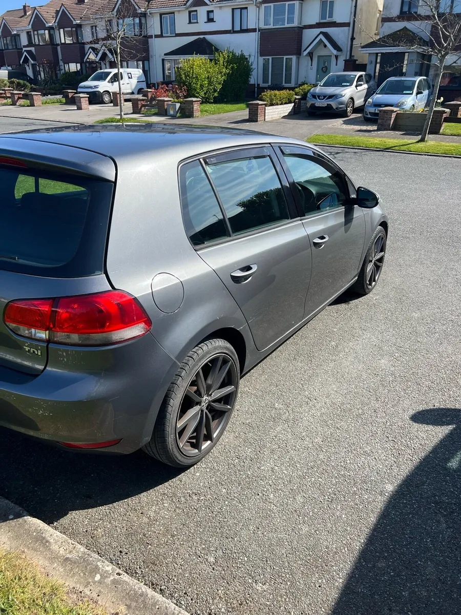 2009 Volkswagen Golf - Image 4