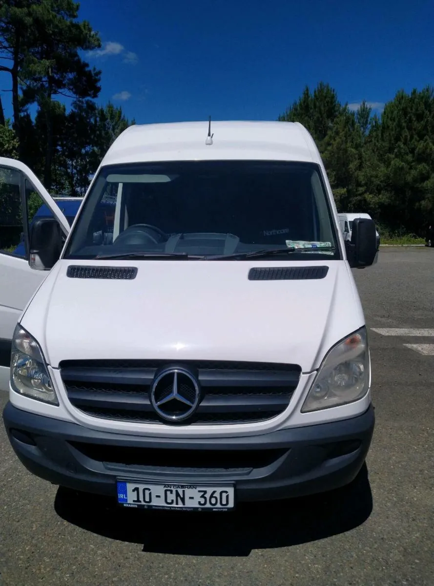 Camper Van MB Sprinter - Image 1