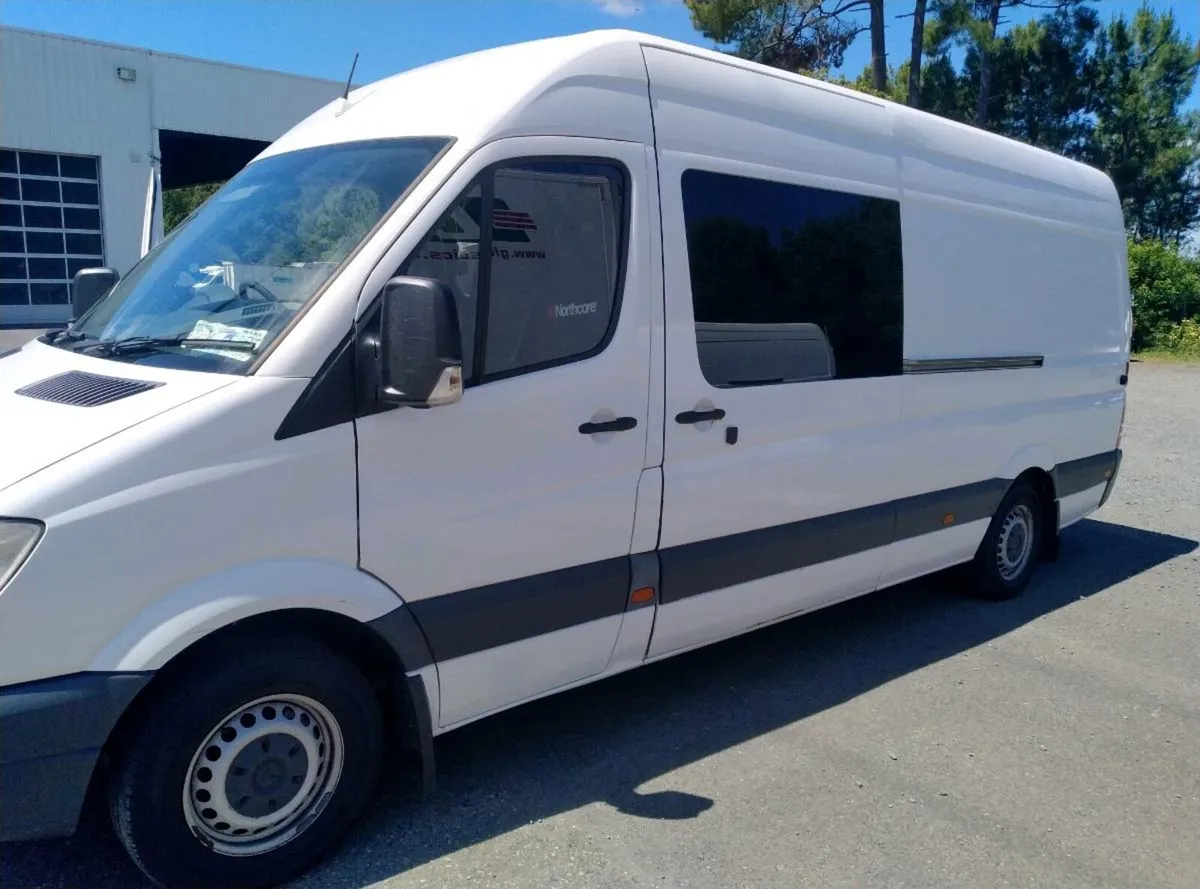 Camper Van MB Sprinter - Image 2