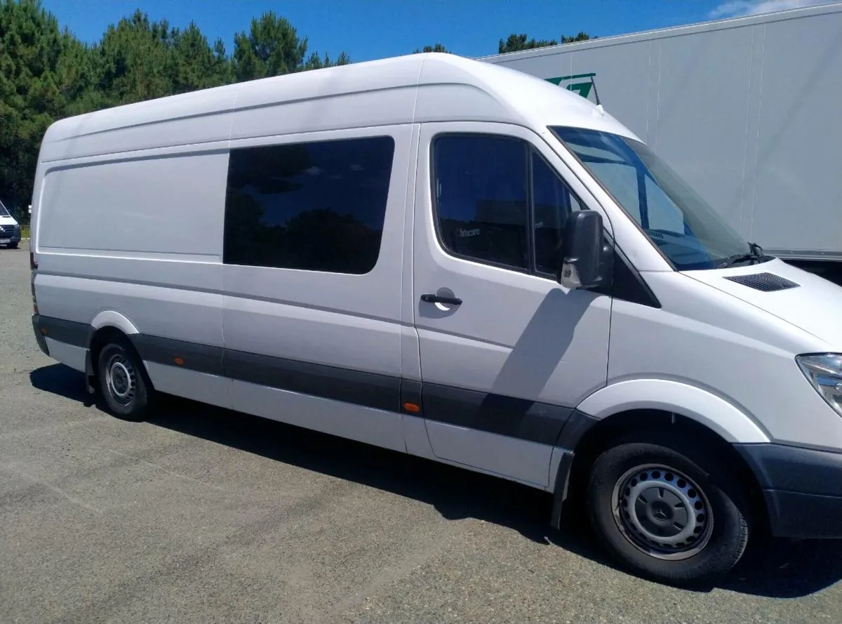 Camper Van MB Sprinter - Image 4