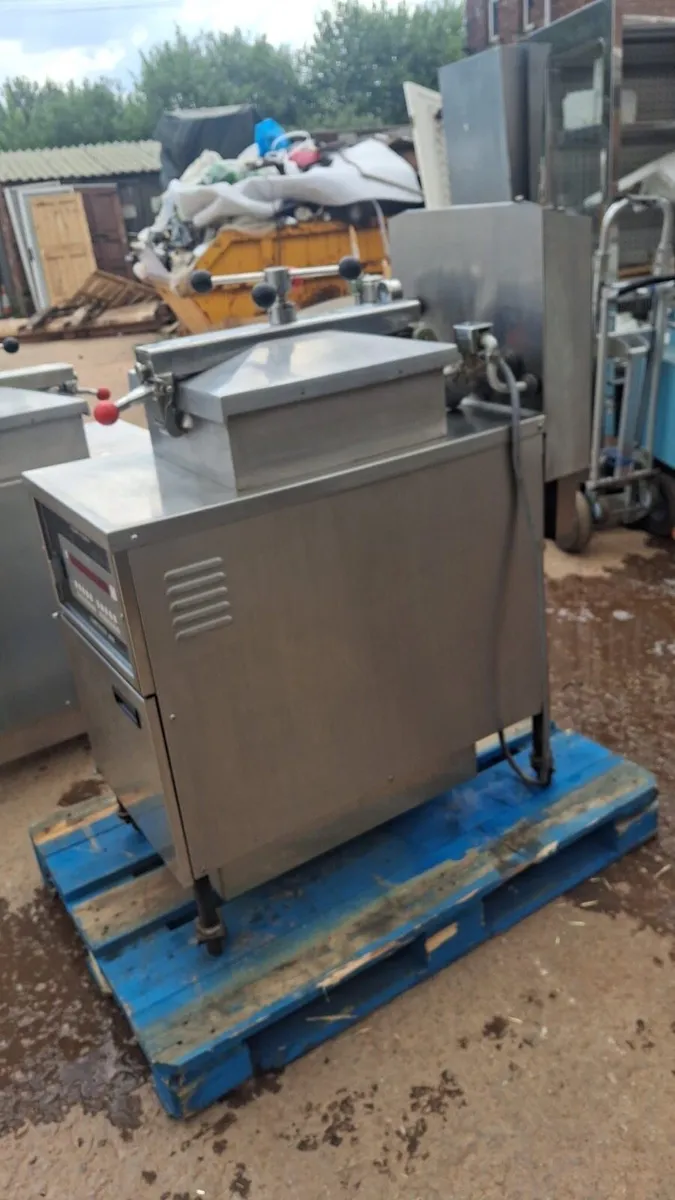 Henny Penny Pressure fryer - Image 4