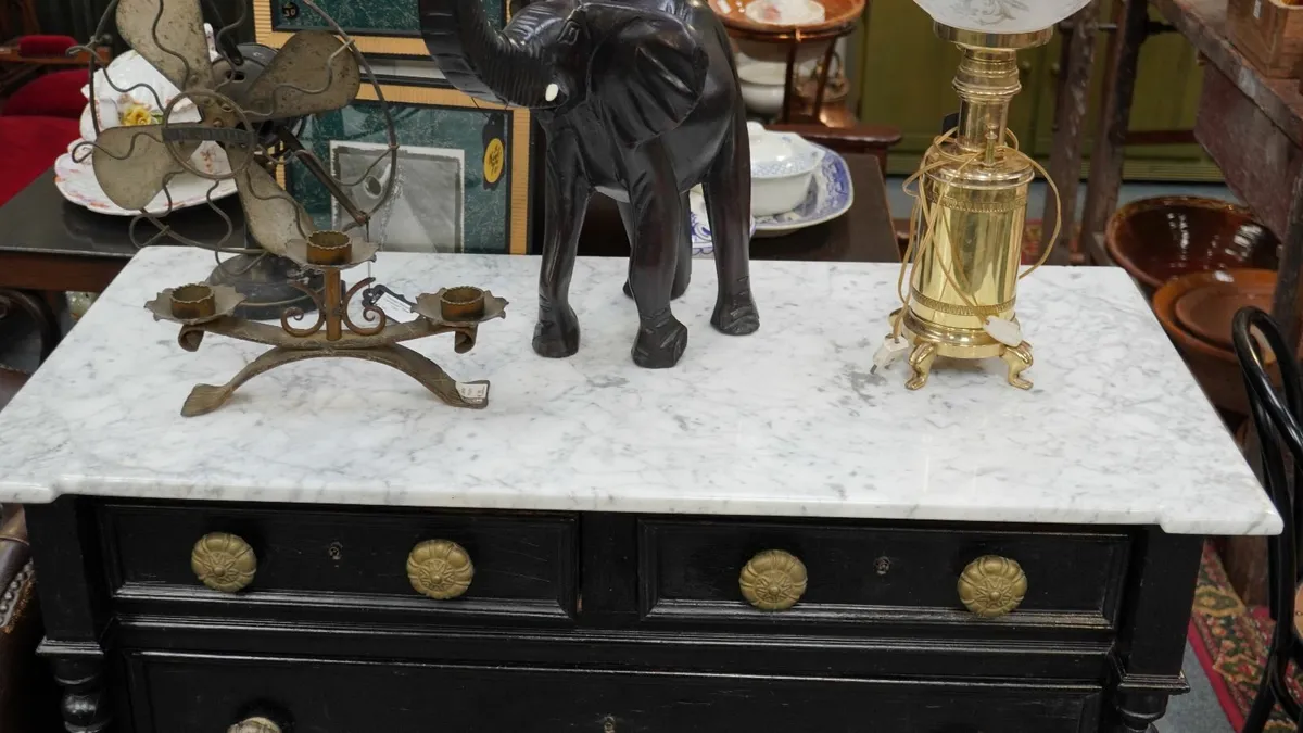 📌Antique Spanish Chest of Drawers with Marble Top - Image 4