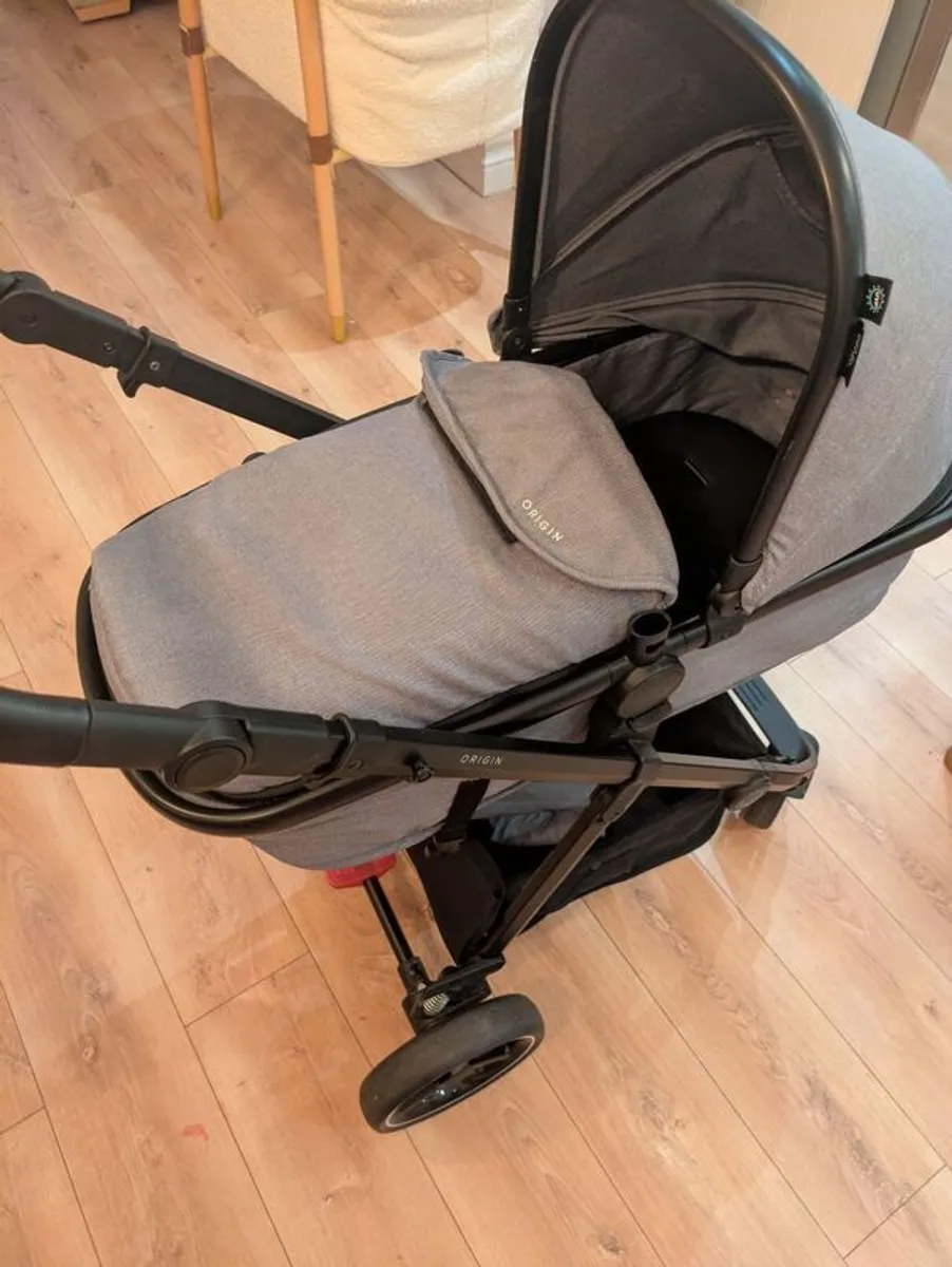 Babylon Origins 2in1 Pram - Image 1