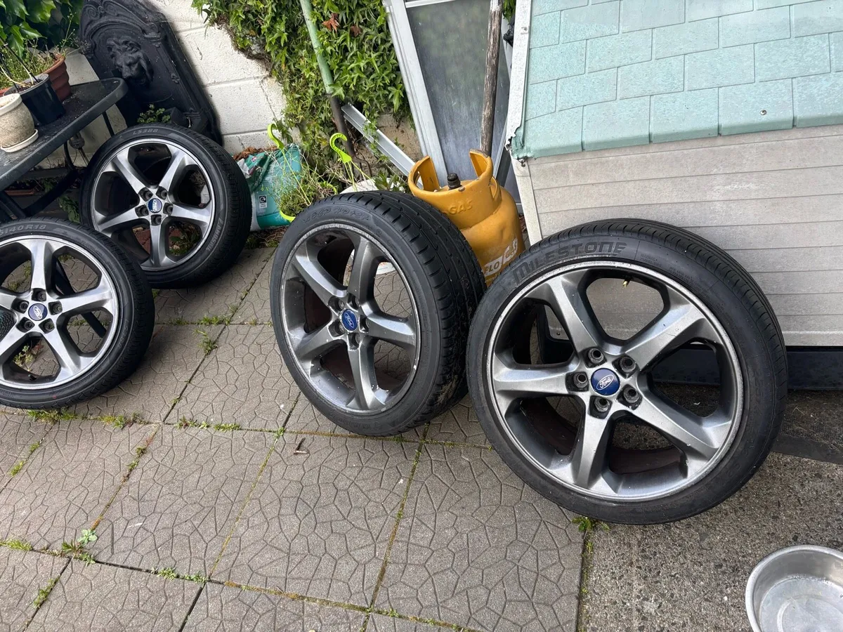 Ford alloy wheels - Image 2