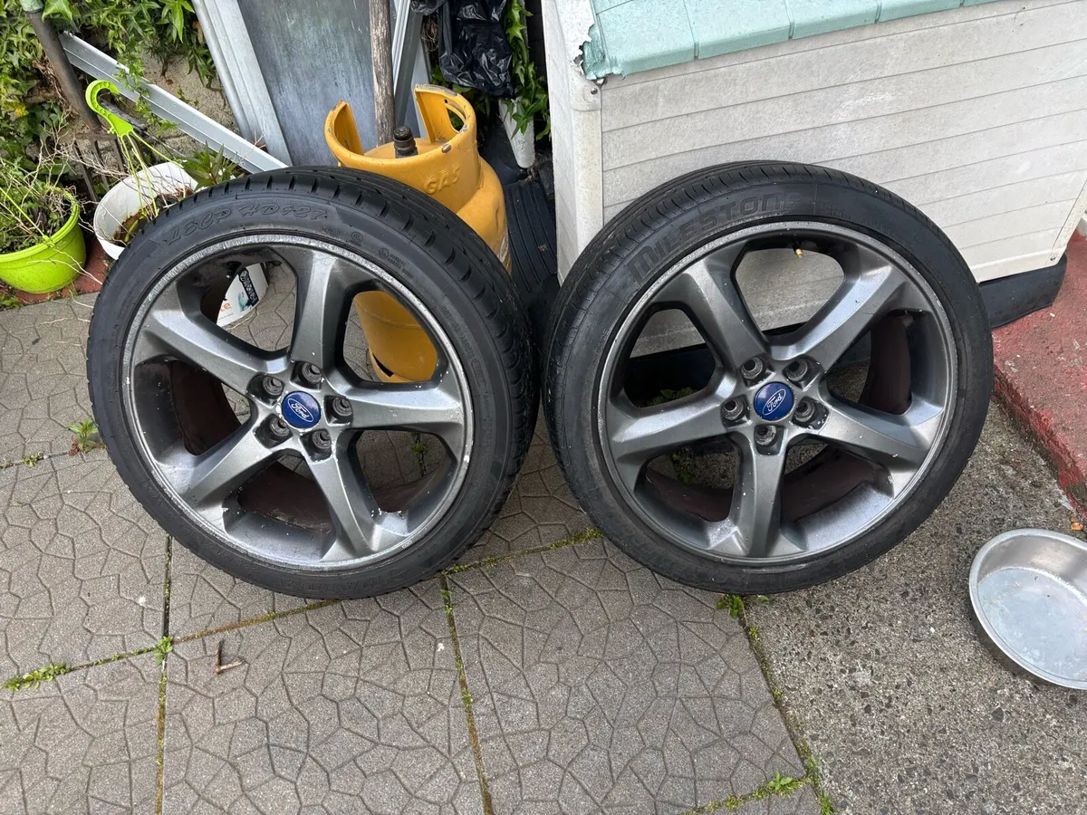 Ford alloy wheels - Image 1