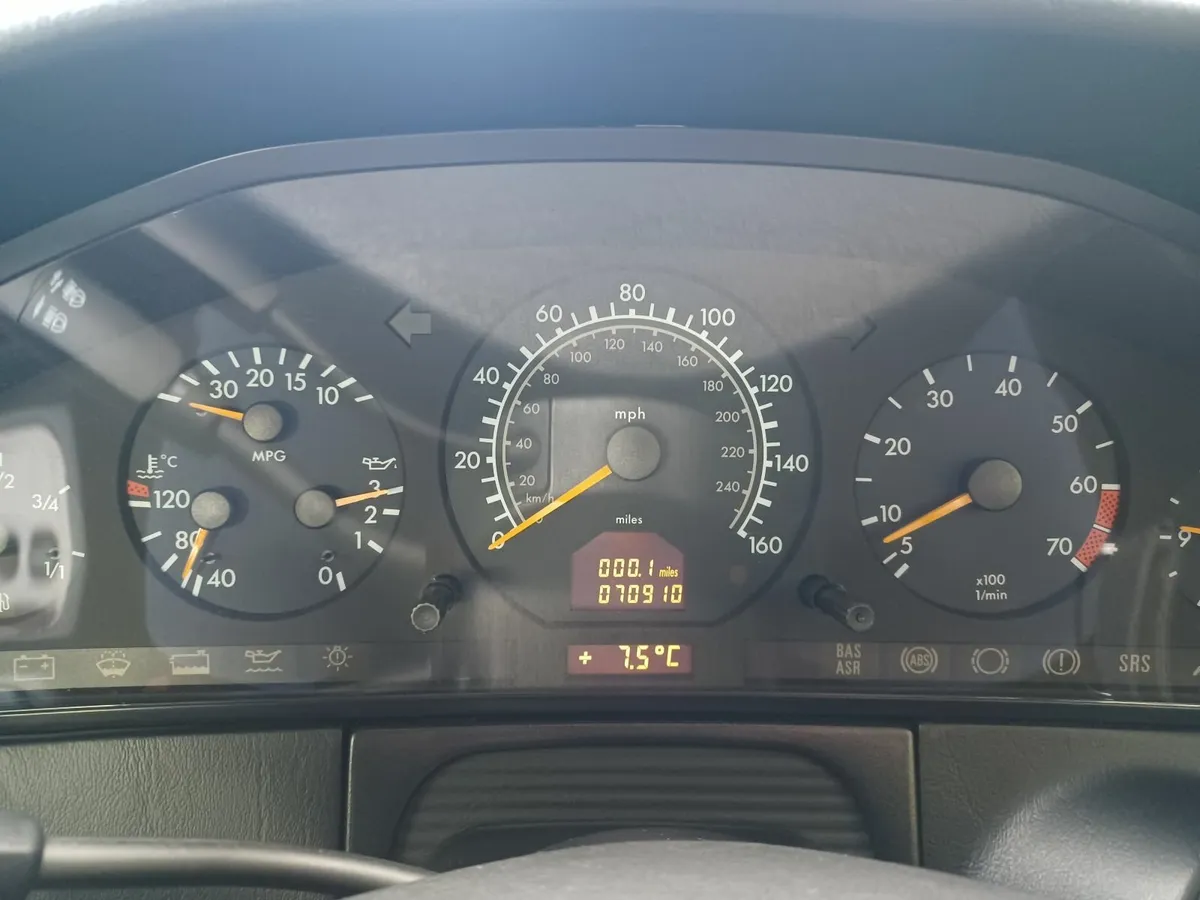 Mercedes-Benz CL420 1998 - Image 3