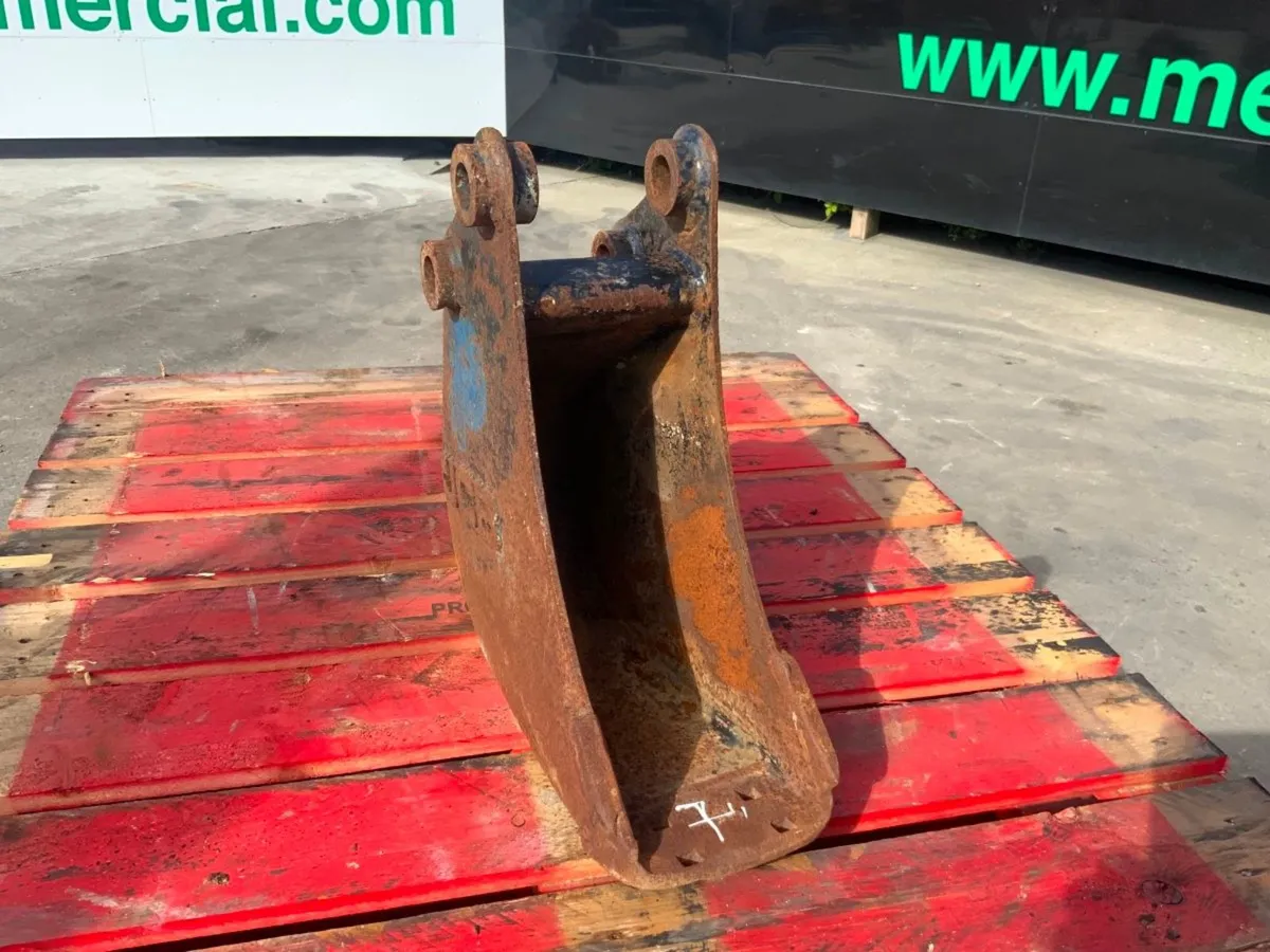 6" JCB DRAINAGE BUCKET.....30mm PINS......629-6. - Image 3
