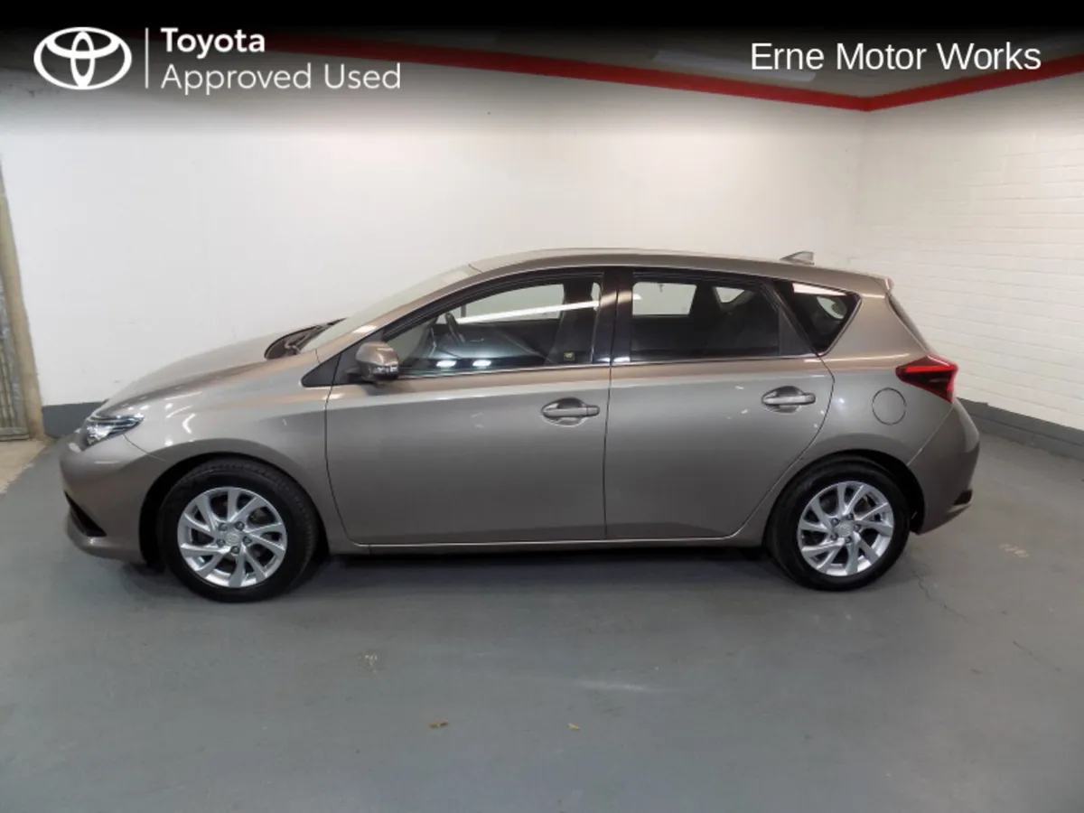 Toyota Auris AURIS 1.2T 5DR LUNA - Image 4