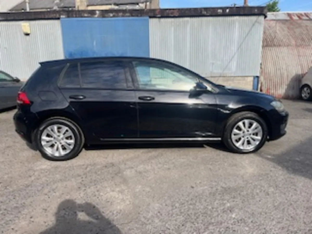 2014 VOLKSWAGEN GOLF, COMFORTLINE LIKE NEW - Image 2