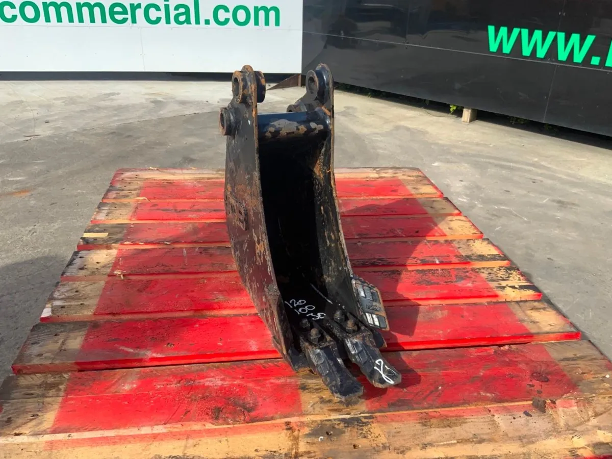 6" JCB DIGGING BUCKET....30mm PINS.......625-6. - Image 3