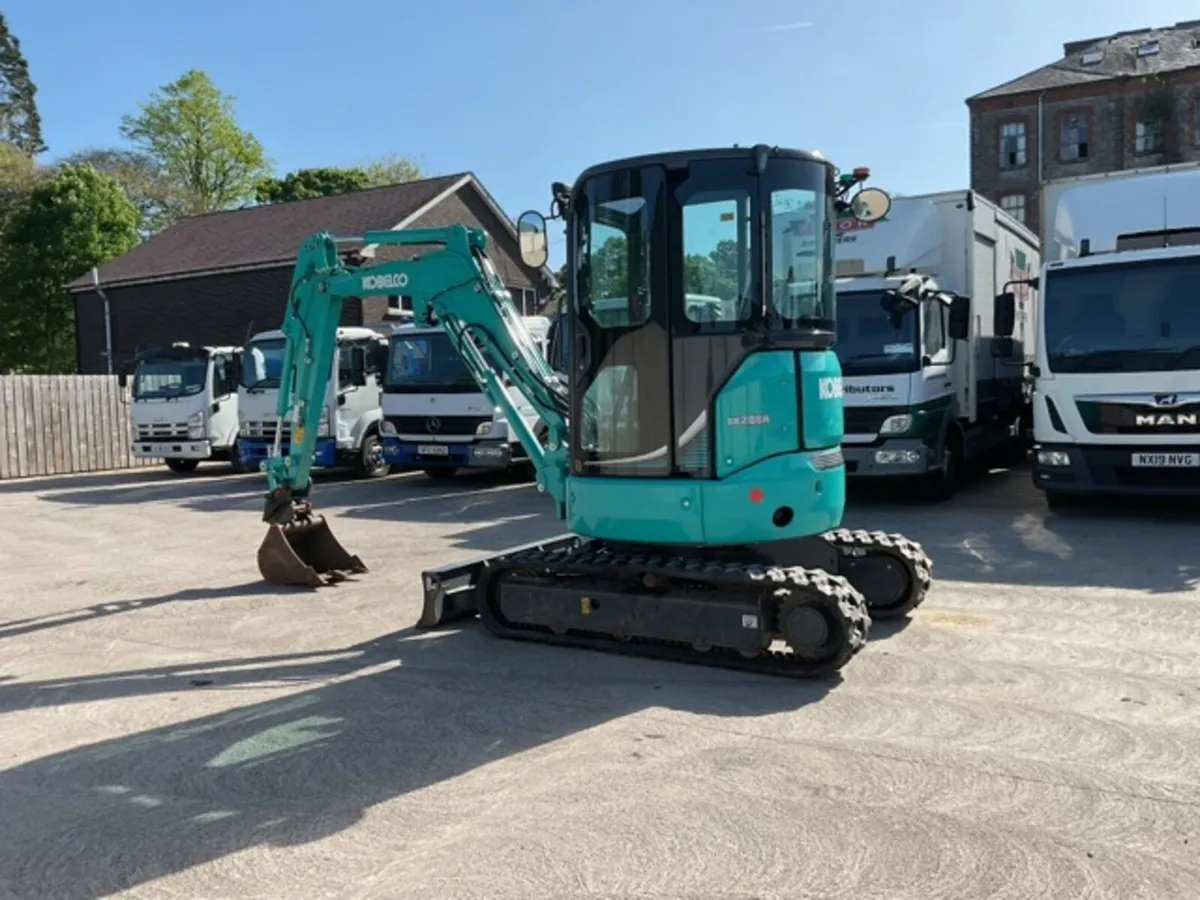 2022 Kobeco SK28SR-6E Mini Excavator - Image 3