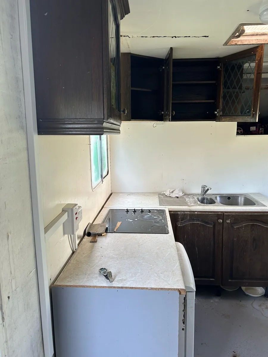 Camper Van - Image 2