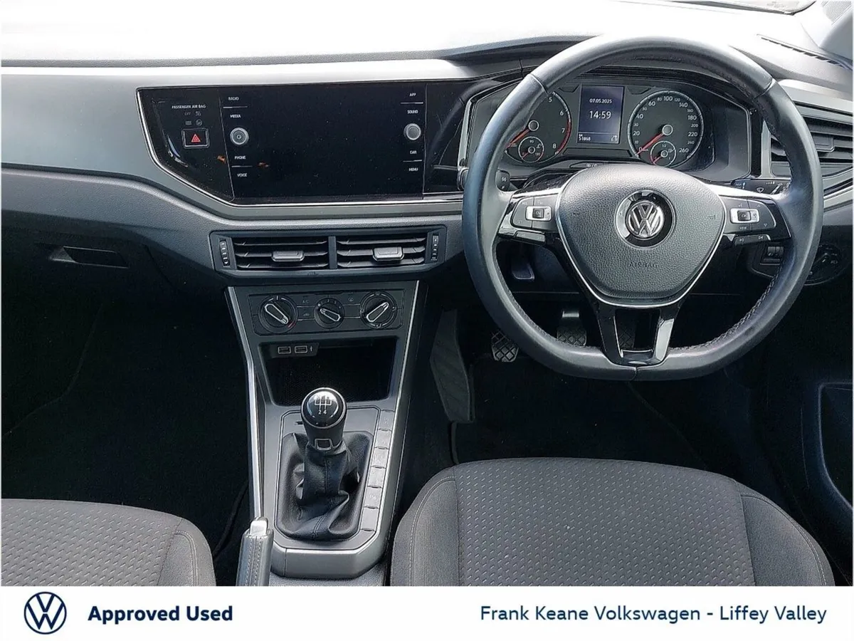 Volkswagen Polo Comfortline 1.0tsi 80bhp  parking - Image 2