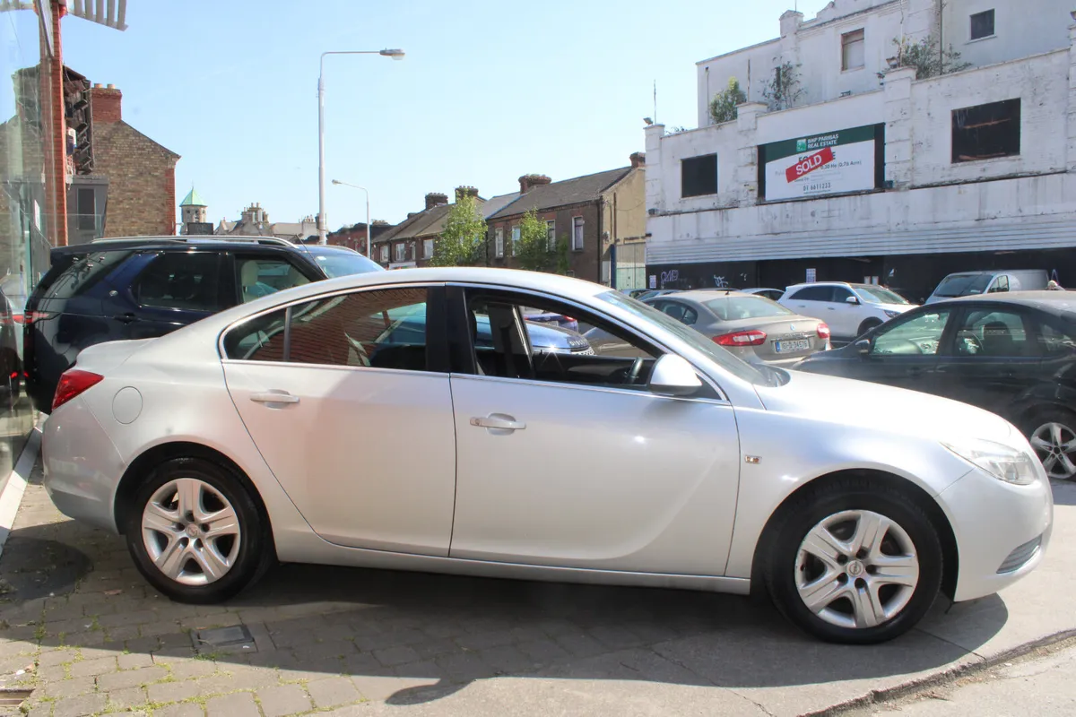 Opel Insignia SC 2.0 CDTI 2011 - Image 3