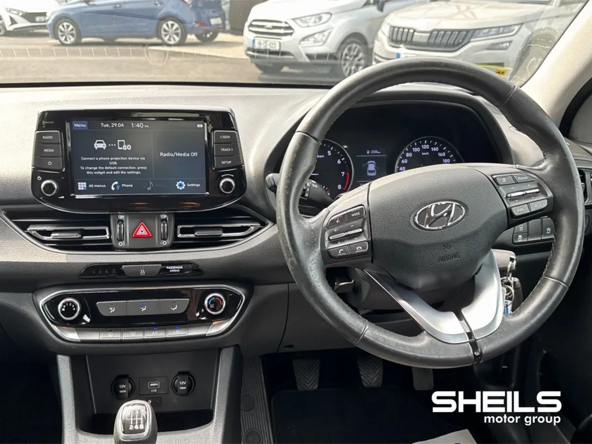 Hyundai i30 Petrol Deluxe Turbo - Image 2