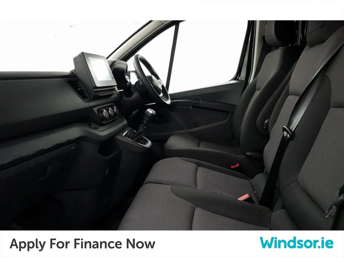Nissan Primastar L2h1 150 SV Premium  plus VAT - Image 4