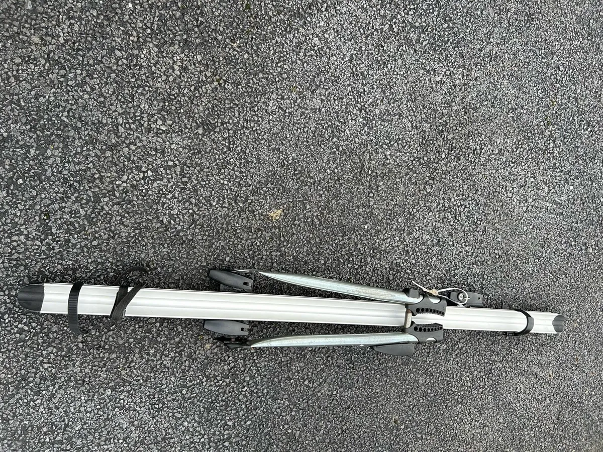 1 car roof bike carrier - Image 2