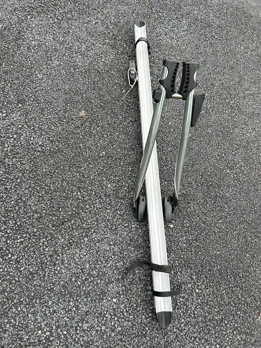 1 car roof bike carrier - Image 3