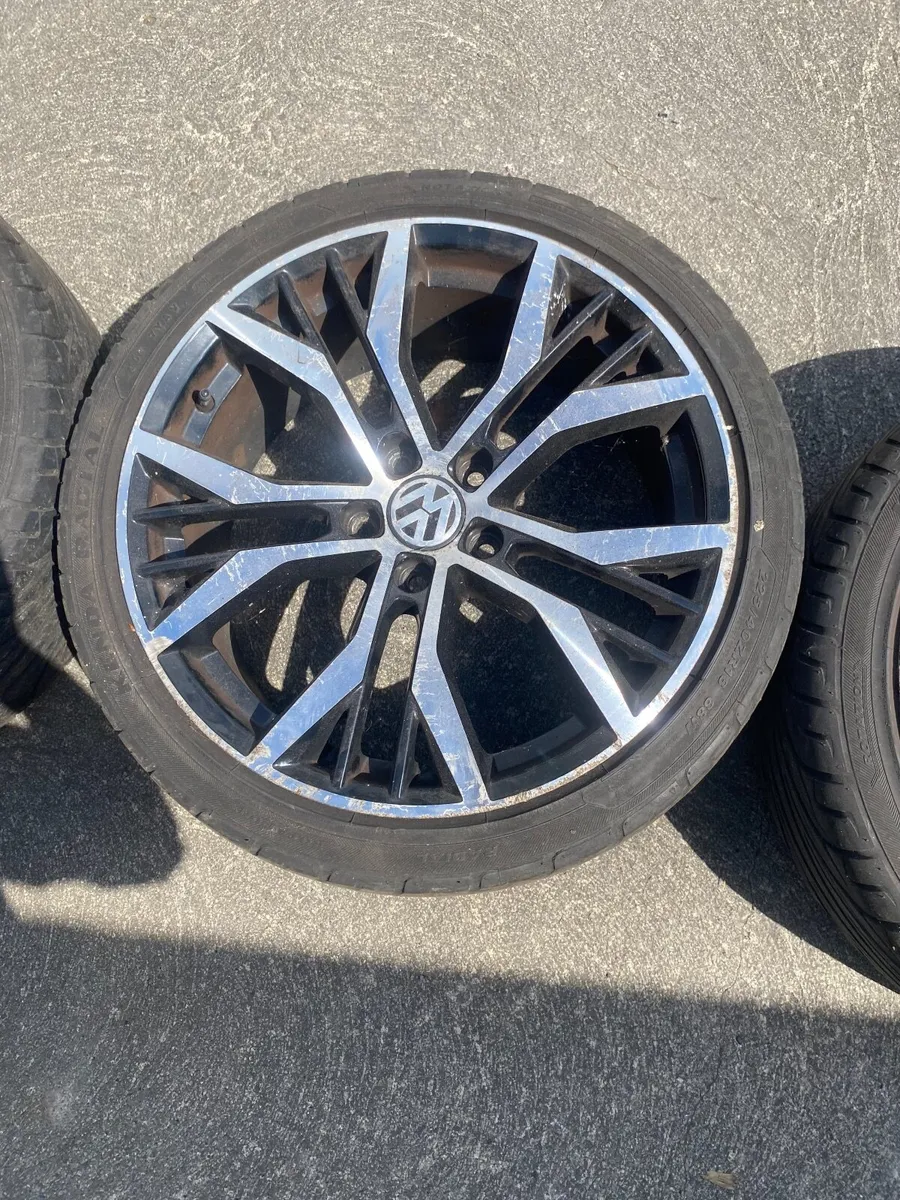 Volkswagen Golf 2014 - Image 1