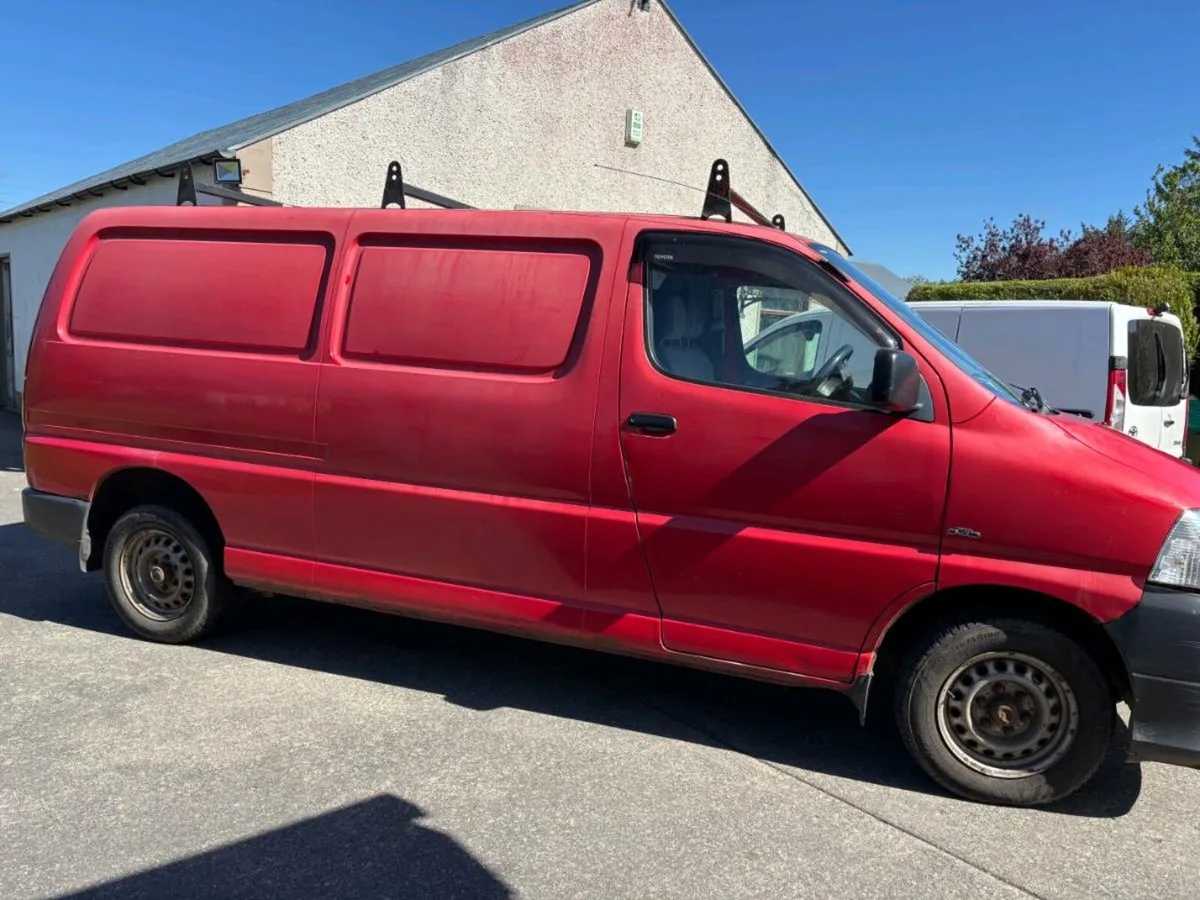 Toyota Hiace 07 - Image 4