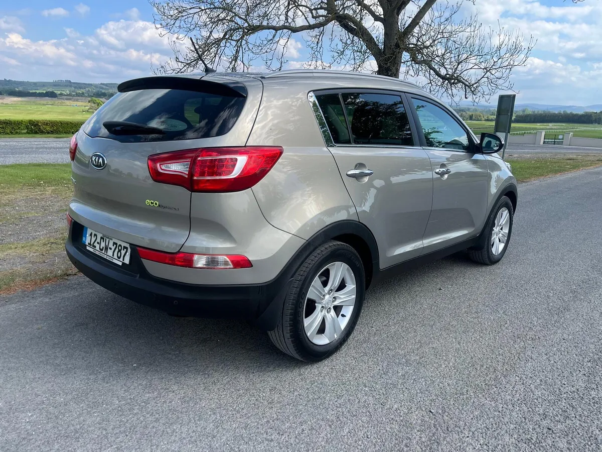 Kia Sportage 2012  EX HUGE SPEC - Image 3