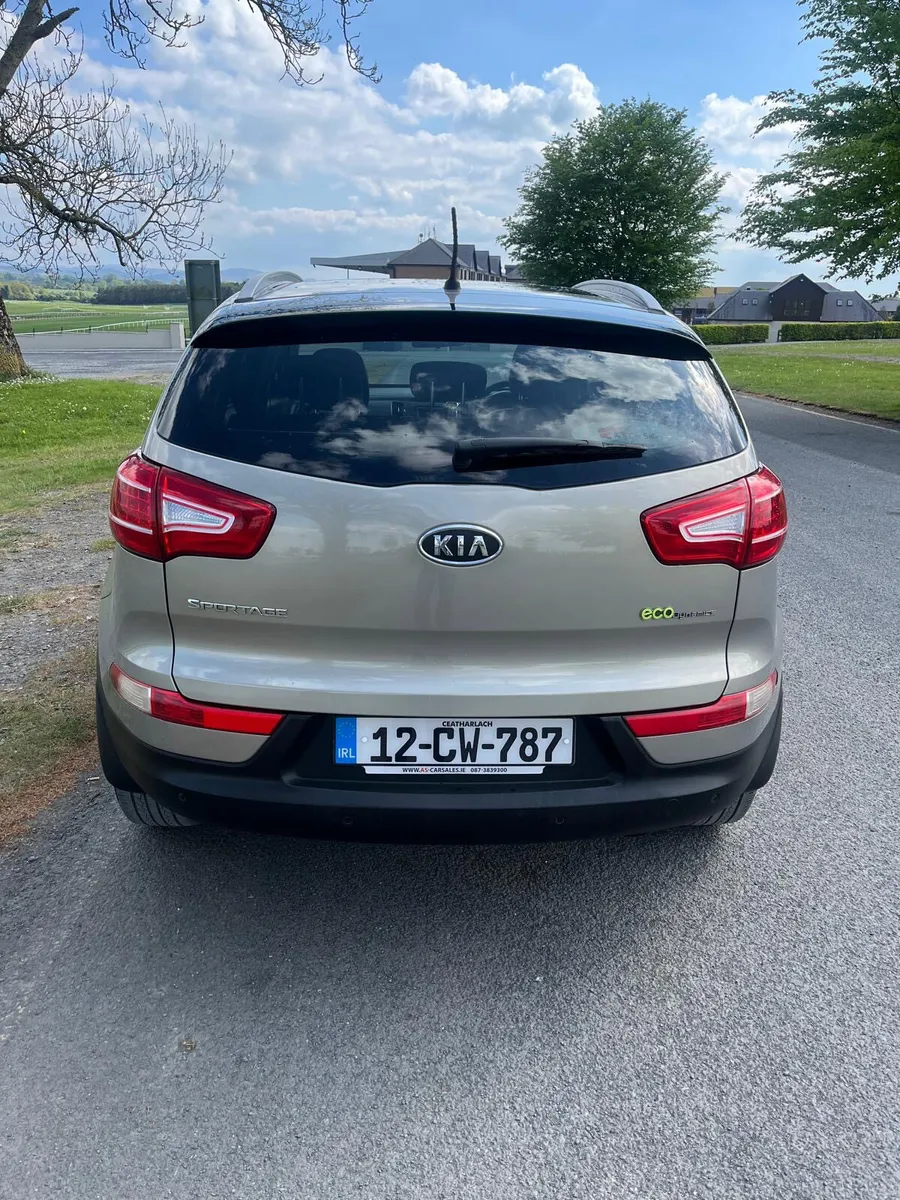 Kia Sportage 2012  EX HUGE SPEC - Image 4