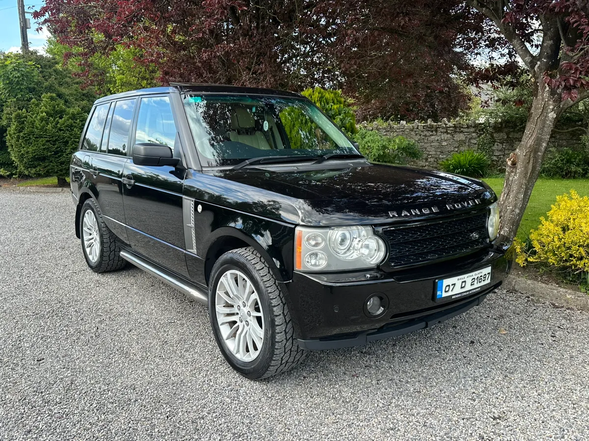 Range Rover HSE V8 5 Seat Utility - Image 2