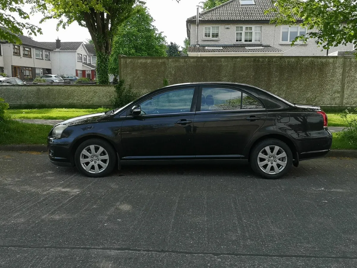 Toyota Avensis 2009 - Image 1