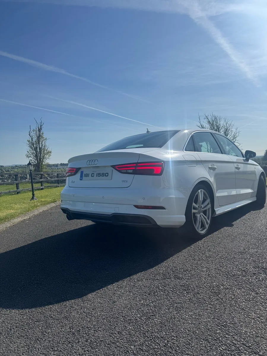 AUDI A3 1.6L S-LINE WHITE SALOON DIESEL 116 TDI - Image 4