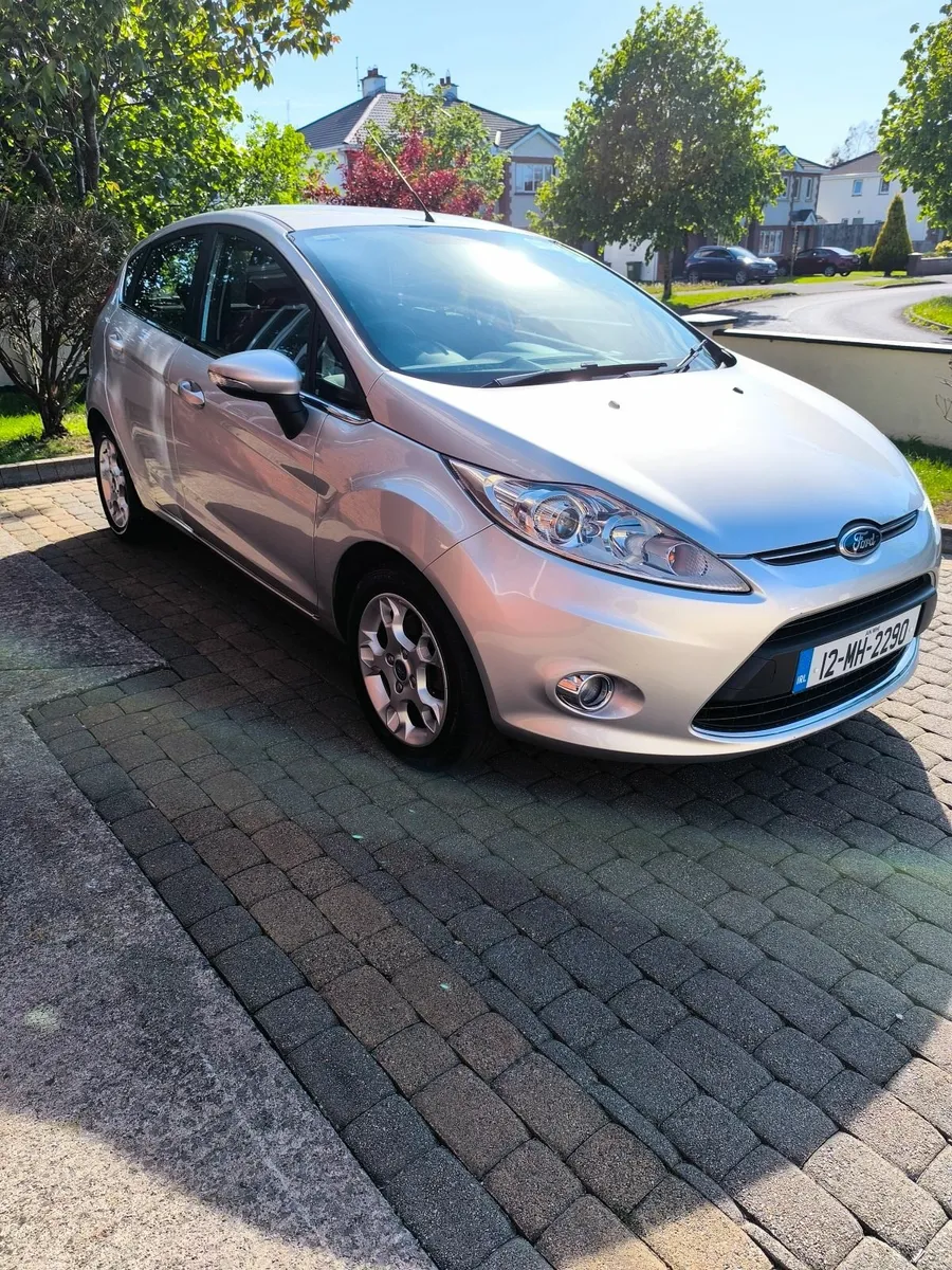 2012 Ford Fiesta 1.25 Petrol Titanium model - Image 4