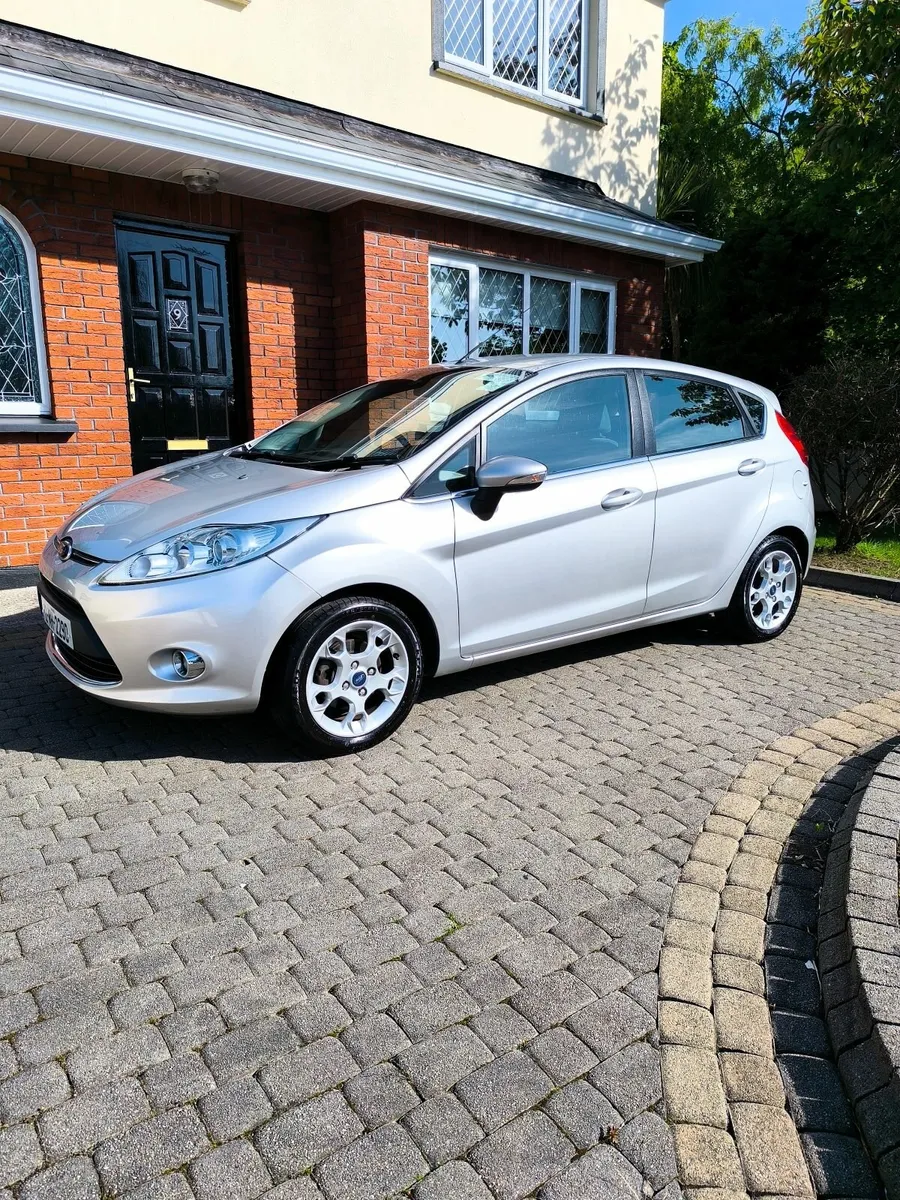 2012 Ford Fiesta 1.25 Petrol Titanium model - Image 2