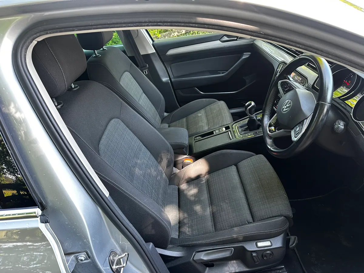 211 VOLKSWAGEN PASSAT 2.0 TDI - Image 3