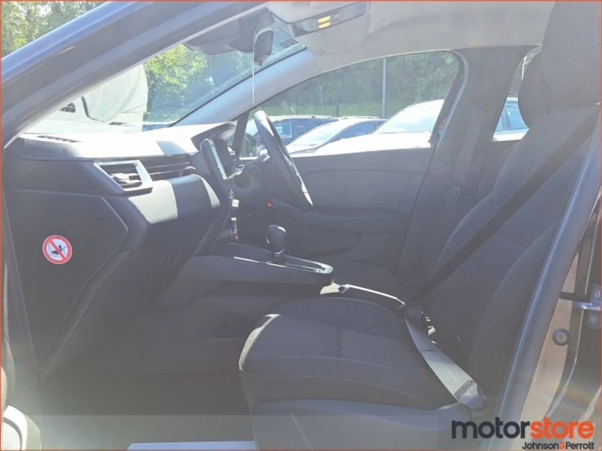 Renault Clio TCe 90 CVT Dfull Equilibre - Image 4