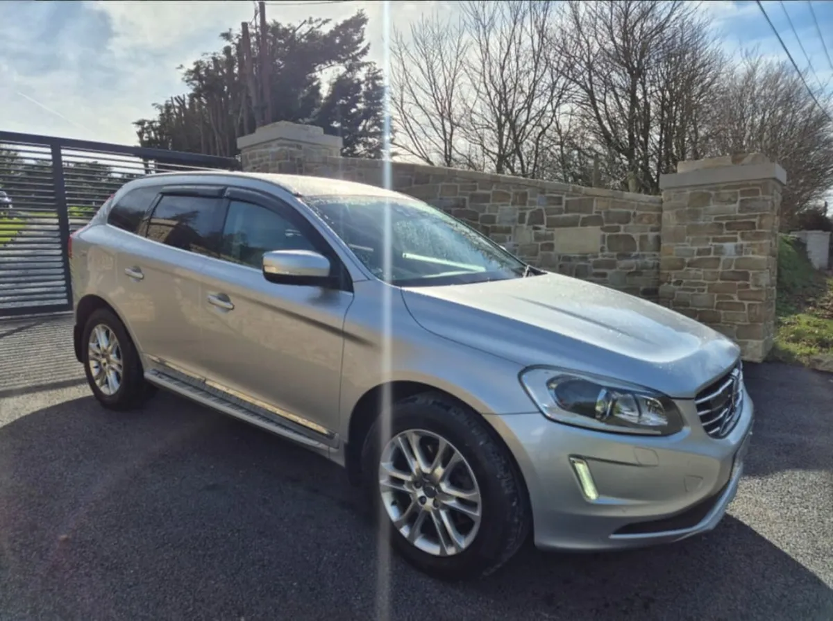 2014 VOLVO XC60 2.4 LUXURY - Image 1