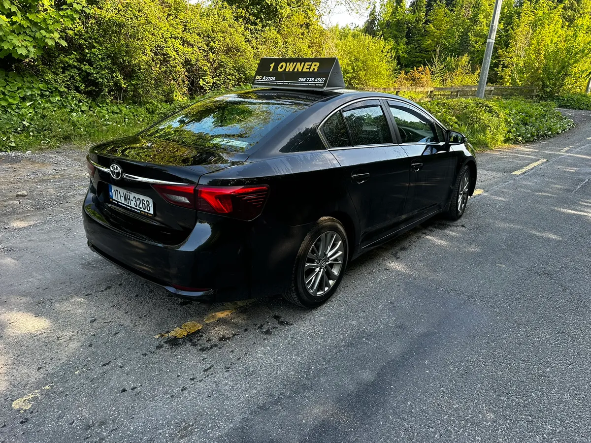 17 TOYOTA AVENSIS LUNA DIESEL - Image 1