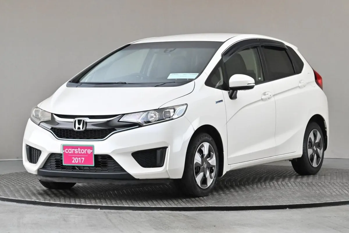 Honda Fit 1.5 Hybrid  half Leather reverse Cam pr - Image 3