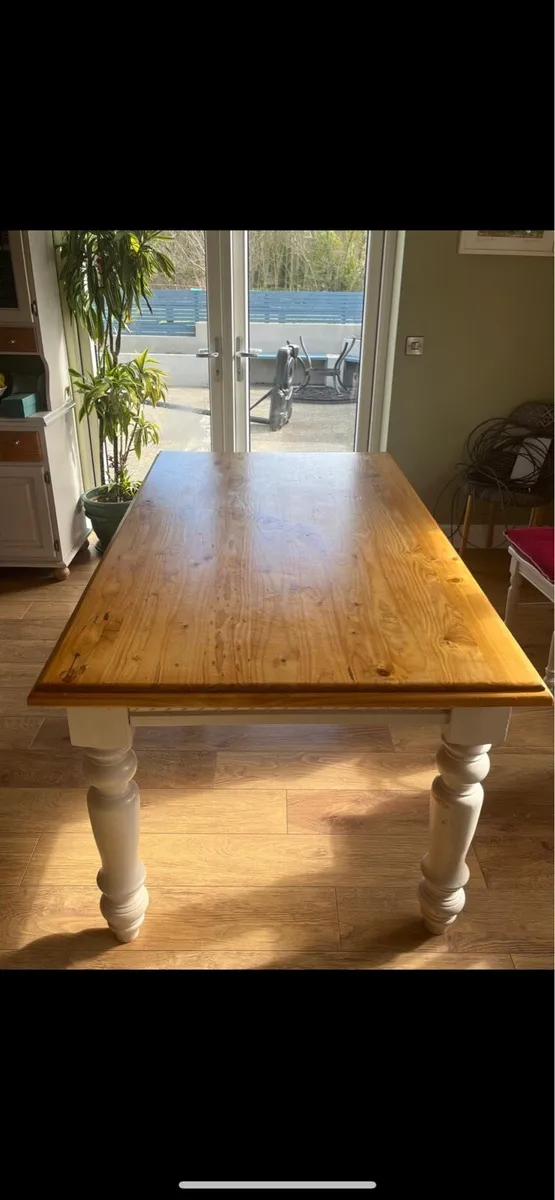 Kitchen table and 6 chairs - Image 1