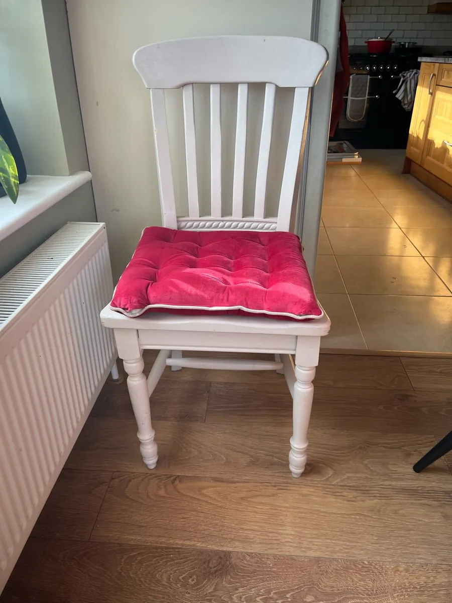 Kitchen table and 6 chairs - Image 2