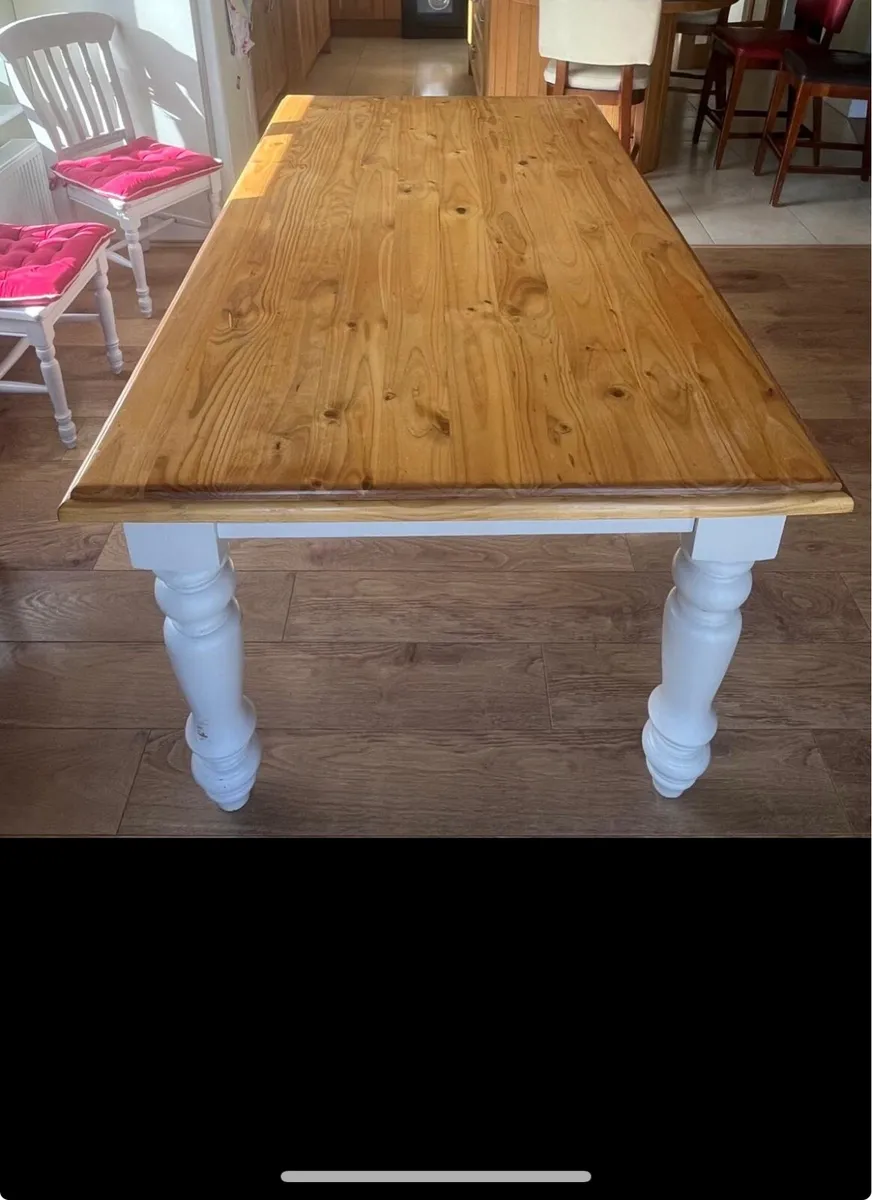 Kitchen table and 6 chairs - Image 3