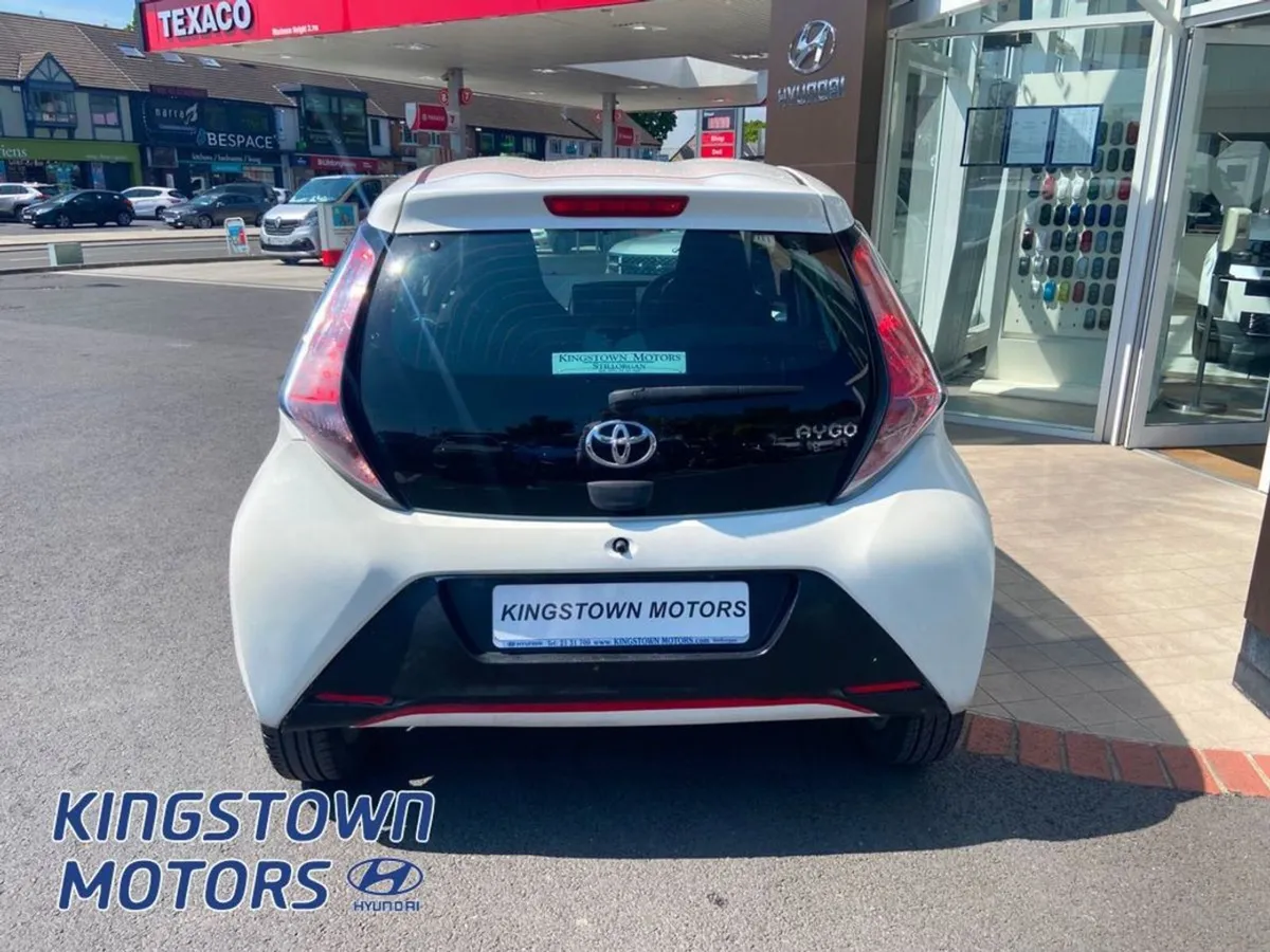 Toyota AYGO 1.0 X-play 4DR - Image 4