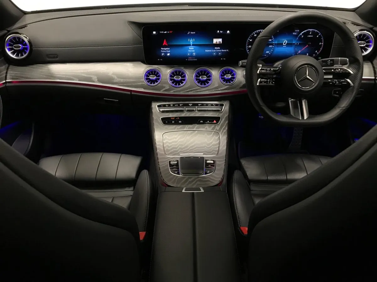 Mercedes-Benz E-Class E220 D AMG Line Premium - Image 4