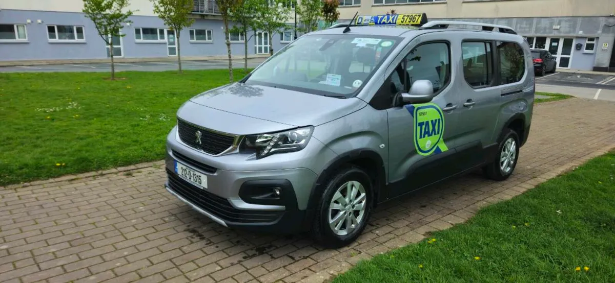 WHEELCHAIR ACCESSIBLE TAXI PEUGEOT RIFTER 2021 - Image 3