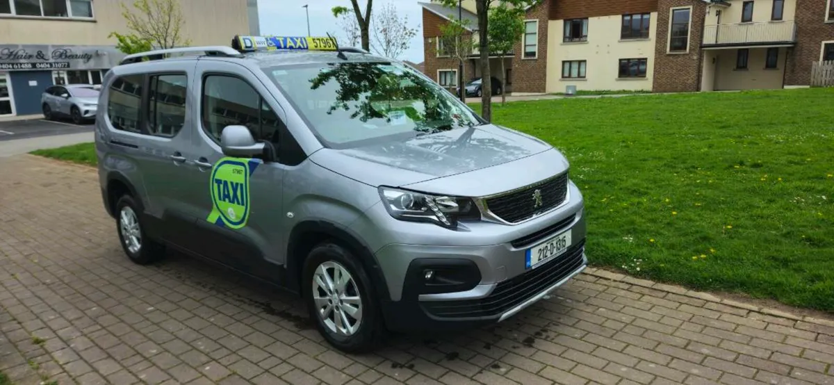WHEELCHAIR ACCESSIBLE TAXI PEUGEOT RIFTER 2021 - Image 1